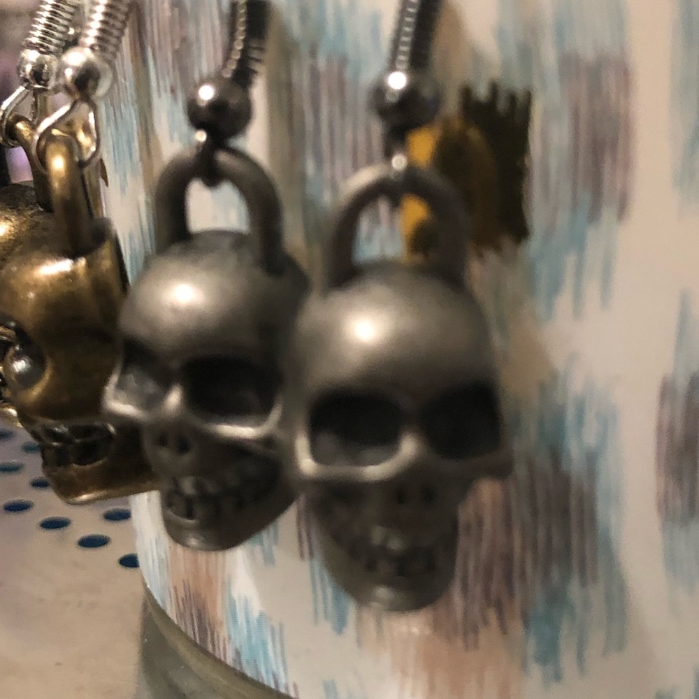 Awesome Skull Earrings Diff Colors! - Picture 6 of 8